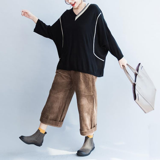 Schwarzer Baumwollpullover mit V-Ausschnitt und Patchwork-Strickoberteilen in Übergröße für Herbst 2024