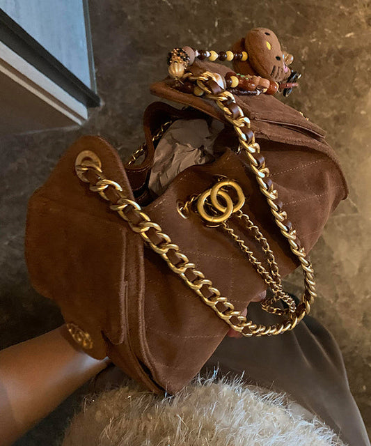 Bolso de hombro con cadena de ante y rejilla de color café (2025)