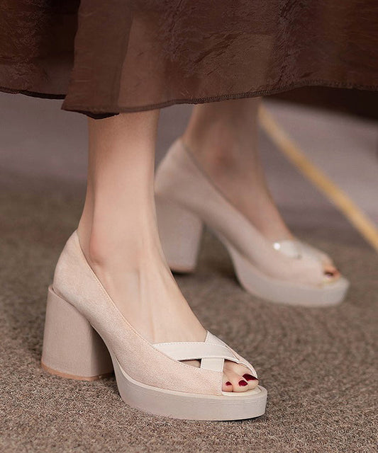 Aprikosenfarbene Plateau-Pumps aus echtem Leder mit gekreuzten Riemen