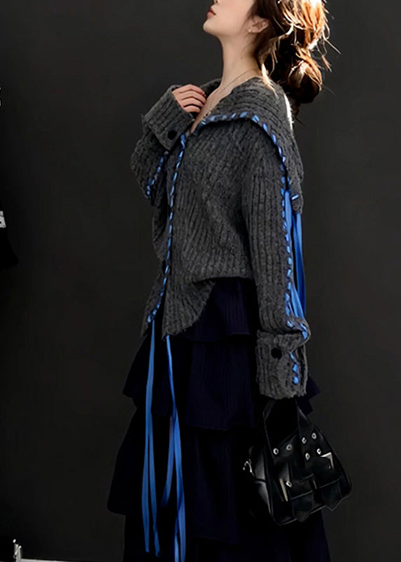 Graue, dicke Patchwork-Strickjacken aus kuscheligem Baumwollstrick mit Knöpfen für den Herbst