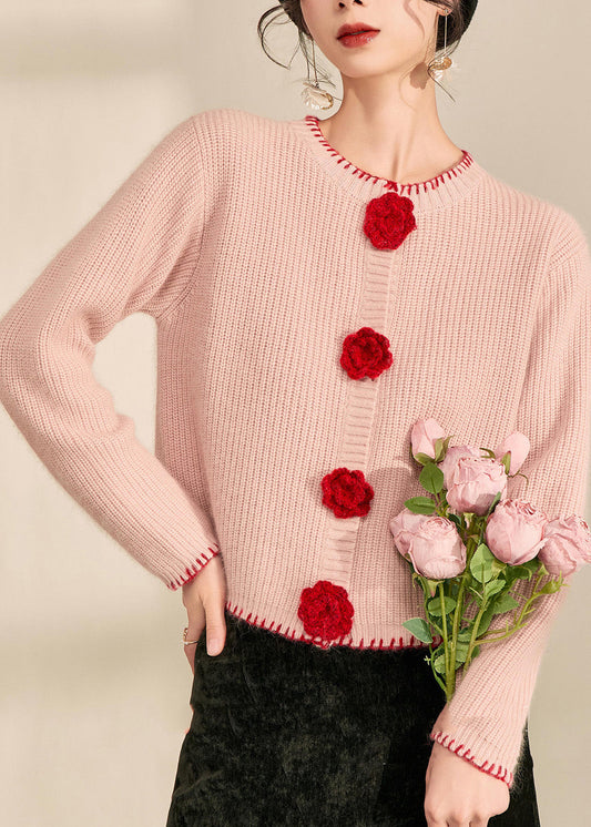 Cárdigan de punto de algodón con botones florales y patchwork rosa artístico para primavera