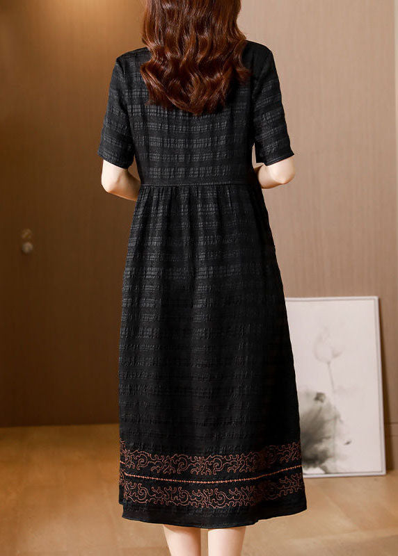 Schönes schwarzes V-Ausschnitt Faltenseide langes Kleid Sommer