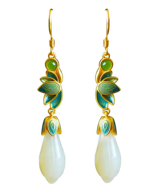 Hermosos aretes colgantes de jade y orquídea esmaltados con incrustaciones de plata de ley y oro.