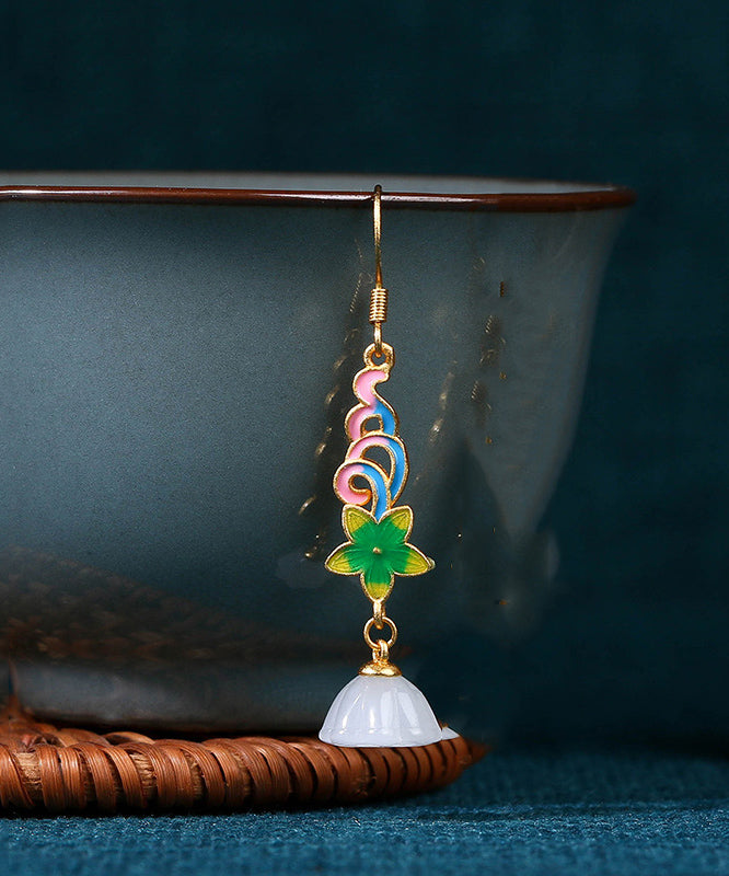 Hermosos aretes colgantes con forma de vaina de loto floral dorados en cobre blanco