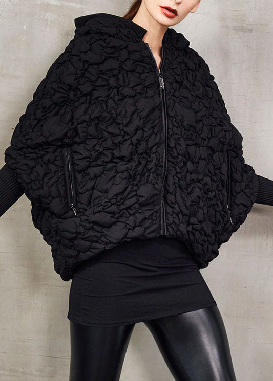 Schwarze Fledermausflügelärmel Entendaunen Pufferjacke mit Kapuze für den Winter