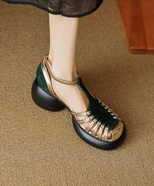 Schwarze, klobige Wildleder-Sandalen mit bequemer Spleißung und Aussparung