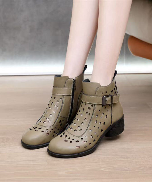 Botas gruesas con empalmes huecos de piel de vaca negra