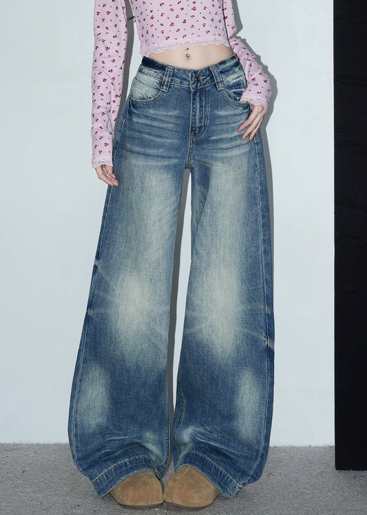 Blaue Jeans mit Taschen, weitem Bein und hohem Bund für den Frühling