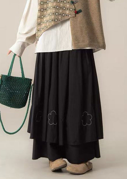 Boho-Rock aus schwarzer, bestickter Baumwolle im Lagenlook für den Frühling