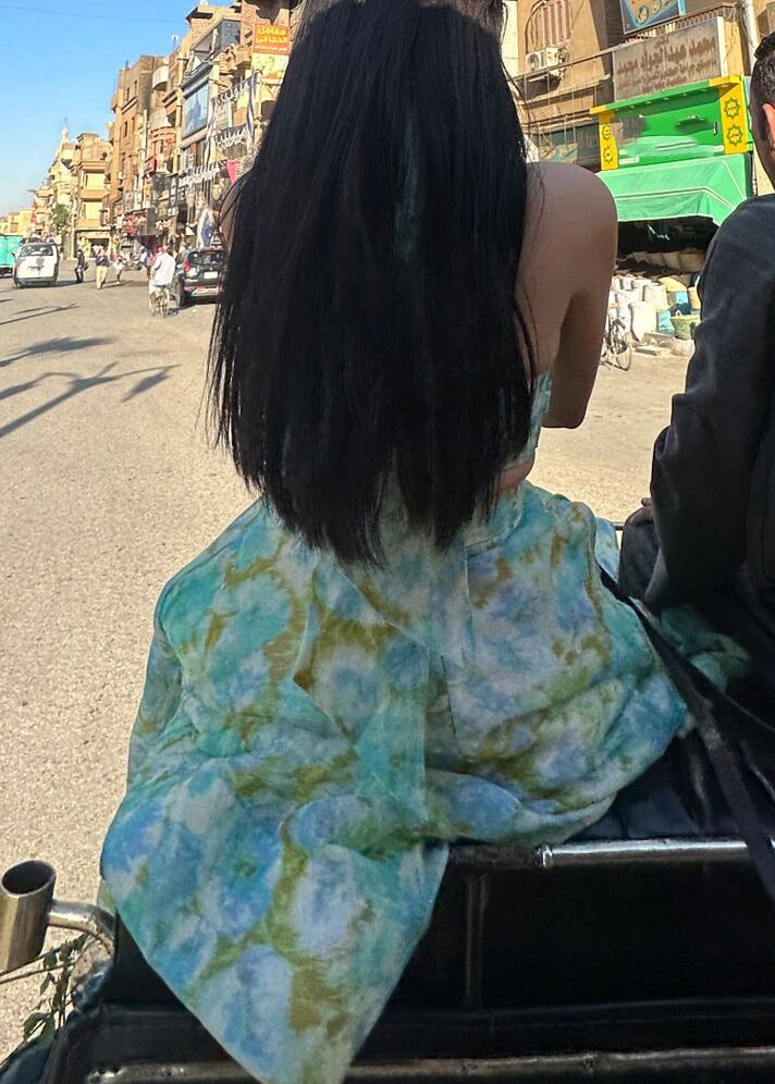 Conjunto de dos piezas de top con estampado de lazo verde bohemio y falda acampanada para verano