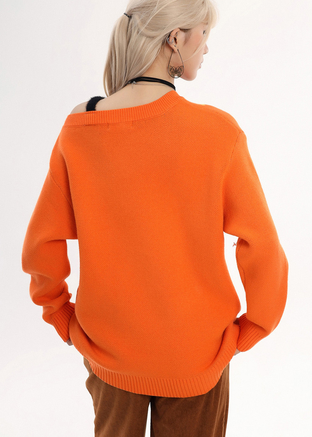 Bohème-Orangefarbener, bestickter Strickpullover mit Cut-Out-Schultern für den Winter
