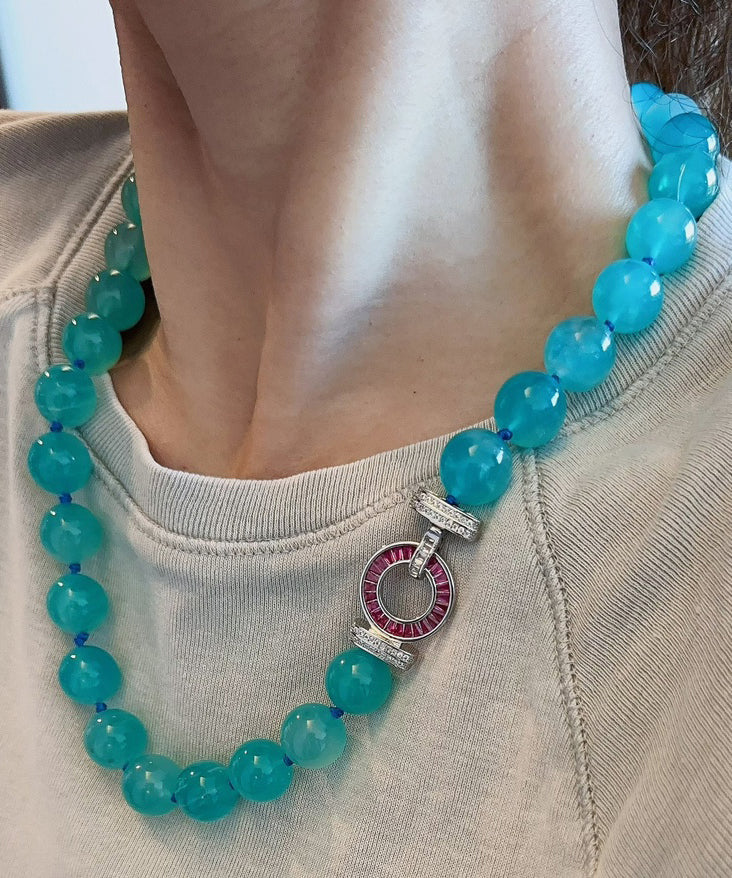 Collar bohemio de plata de ley azul con cuentas graduadas de circonita y cristal