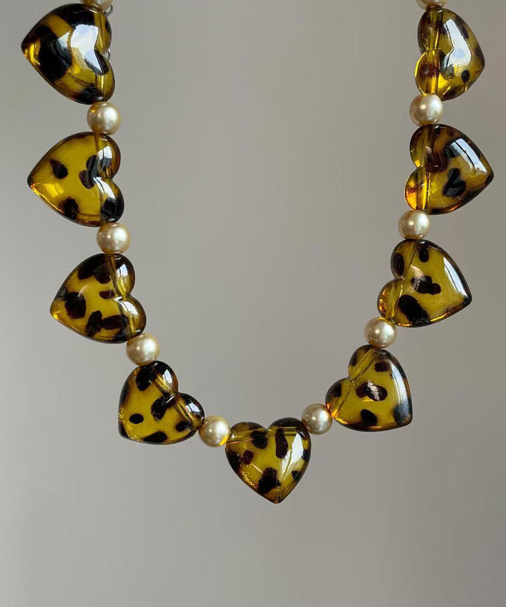 Boho Brown Acrylic Pearl Leopard Heart Shaped Floral Choker Two Piece Set