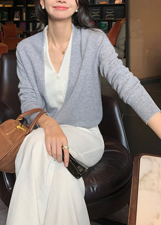 Suéteres de lana de dos piezas con cuello en V y patchwork en gris boutique para primavera