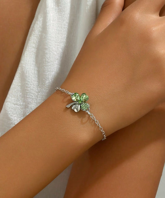 Boutique-Armband aus Seide, Edelstahl und Kristall-Blumenanhänger