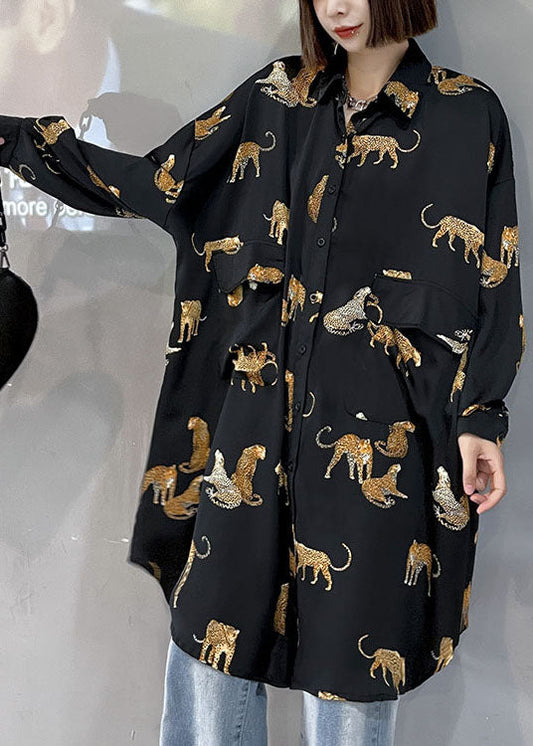 Lässiges schwarzes PeterPan-Kragen-Knopftaschen-Print-Herbst-Top mit langen Ärmeln