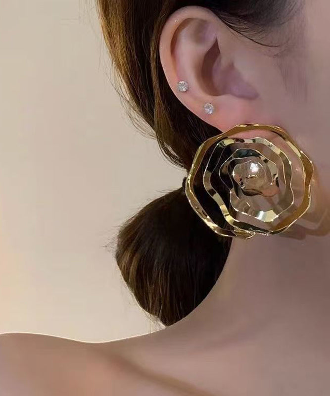 Lässige goldene Kupfer-Ohrringe mit floralem Muster