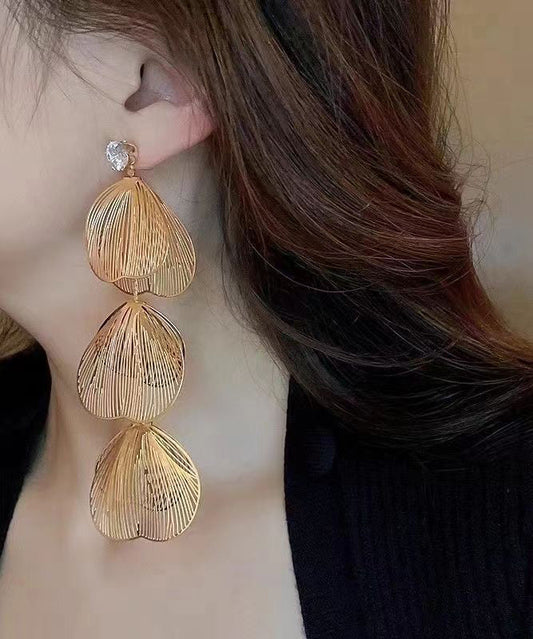 Lässige Ohrringe aus vergoldetem Sterlingsilber mit Zirkonia-Aushöhlen und floralem Muster