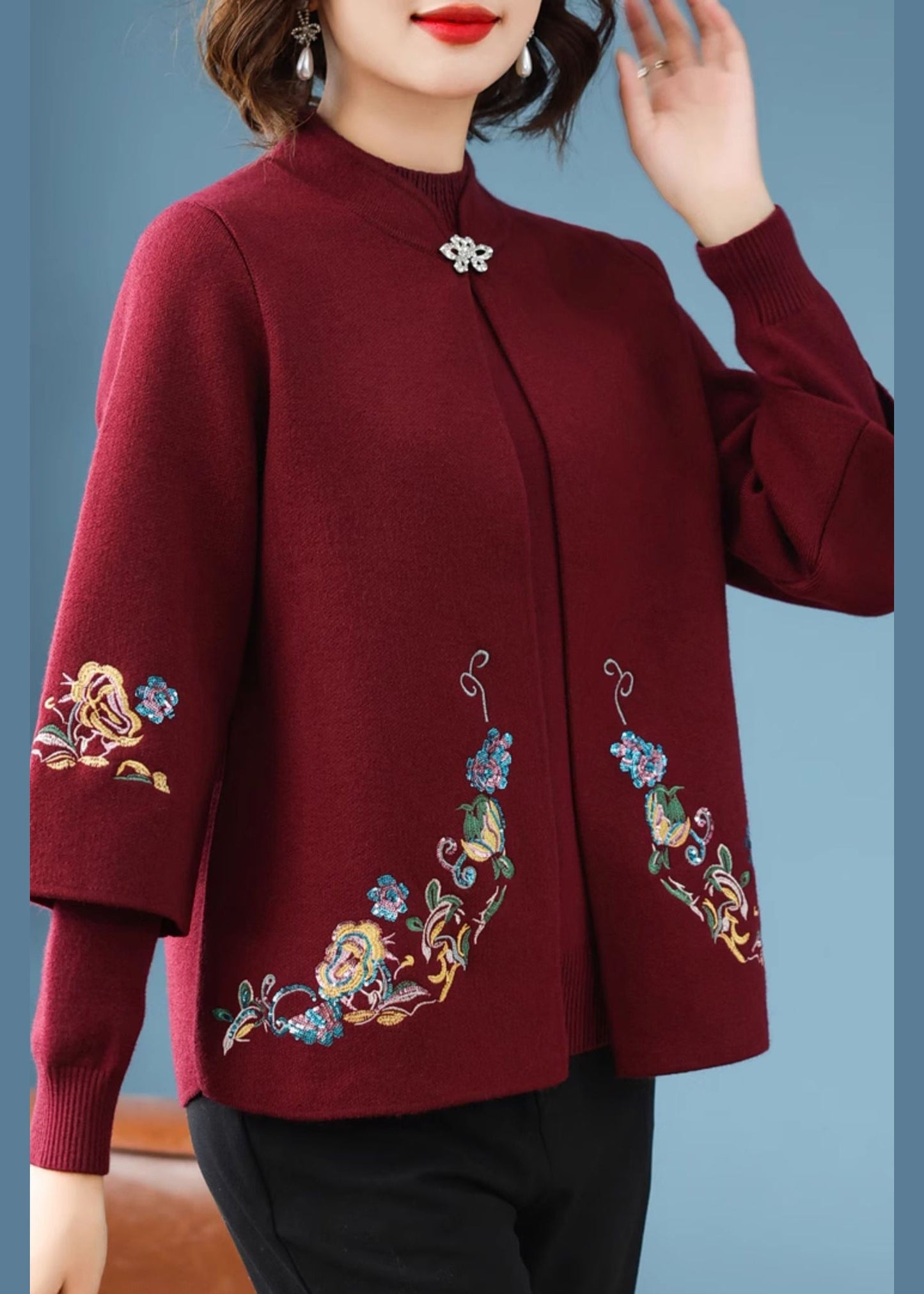 Lässiges rotes Zweiteiler-Set aus Baumwollstrick mit Stehkragen für den Frühling