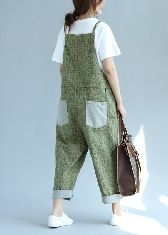 Lässiger grüner Patchwork-Overall mit weitem Bein und Taschen für den Frühling