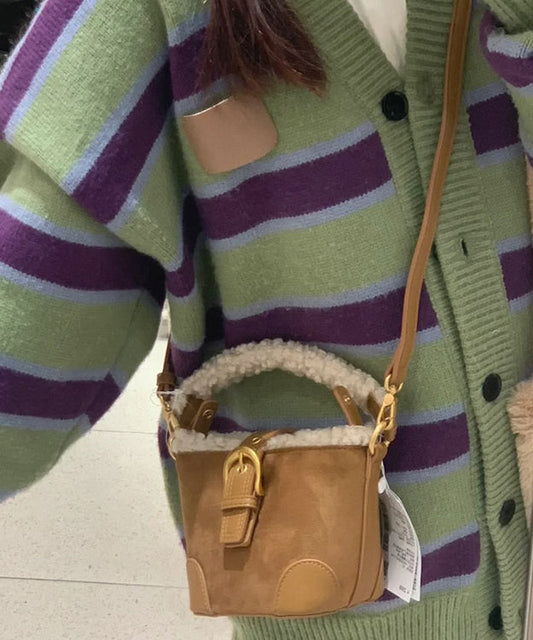 Elegante bolso tipo cubo de ante con patchwork de piel sintética marrón