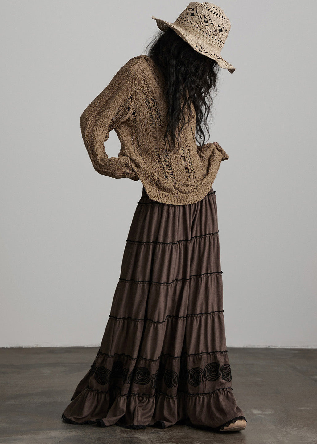 Schicker brauner Kapuzenpullover mit Lochmuster, locker geschnitten, Frühling