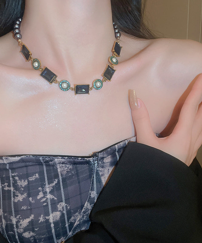 Collar elegante de aleación con bloques de colores, perlas y circonitas