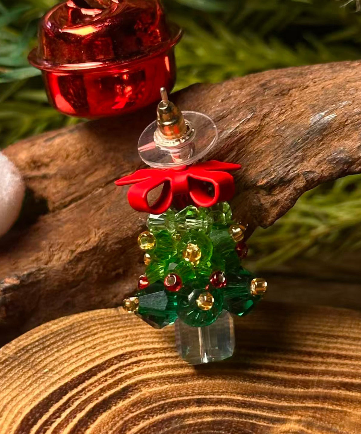 Chinesische grüne Ohrstecker mit Schleife in Form eines Weihnachtsbaums aus Sterlingsilber mit Goldauflage