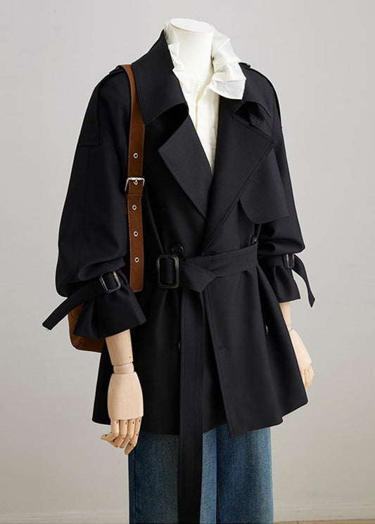 Elegante khakifarbene, doppelreihige Baumwolljacke mit Bindegürtel für den Frühling