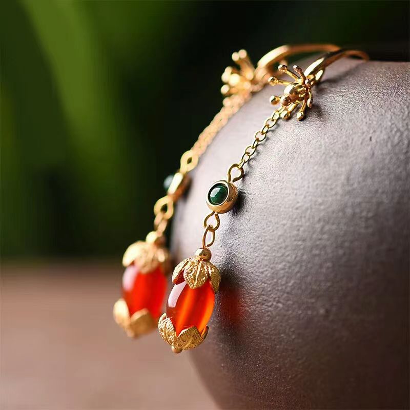 Pendientes elegantes con borlas de ágata dorada en plata de ley verde