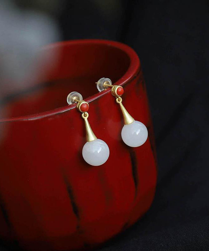 Edle Ohrstecker mit Jade-Intarsien aus weißem Metall