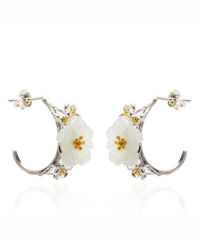 Elegantes pendientes de aro con flores de jade incrustadas en plata de ley blanca