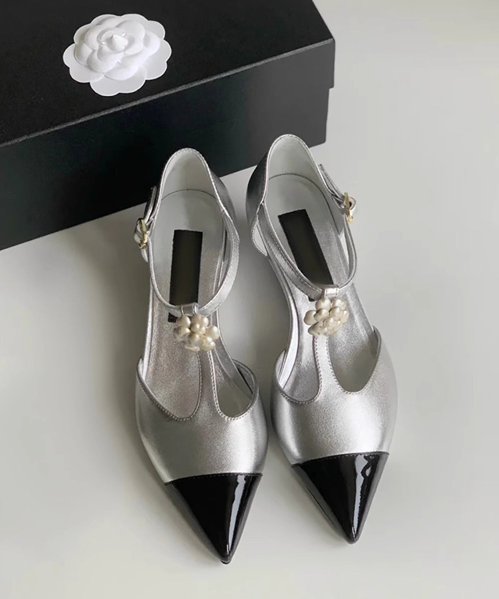 Bequeme Keilsandalen mit Spleißen, schwarzes Rindsleder, spitze Zehenpartie