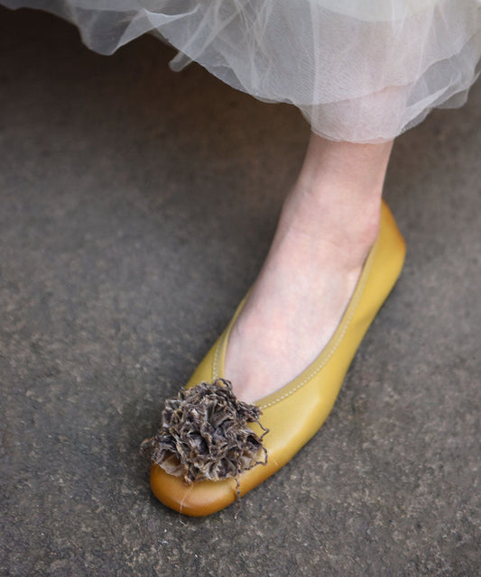 Comfy Yellow Sheepskin Floral Splicing Flat Feet Shoes