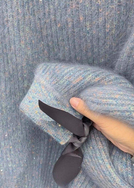 Kuscheliger, himmelblauer Pailletten-Oversize-Strickpullover für den Winter