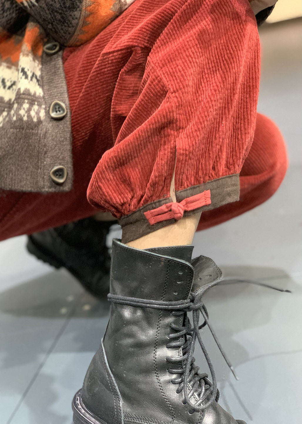 DIY Orange Retro Cordhose mit Bindegürtel