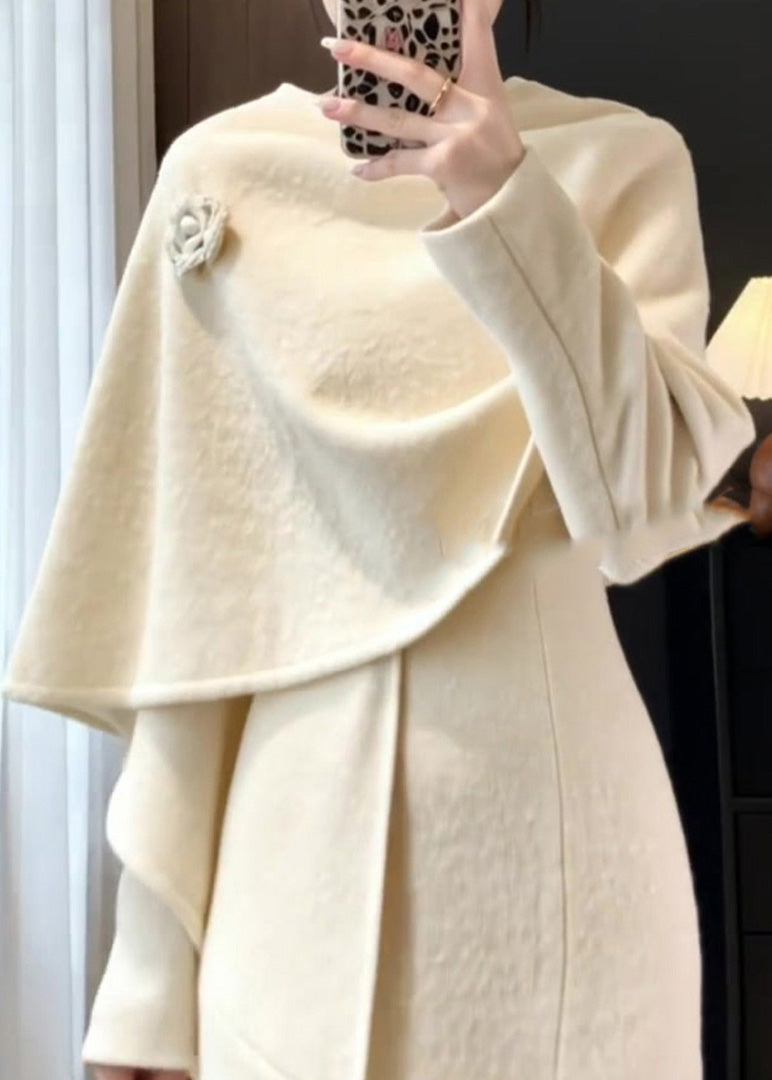 Elegantes aprikosenfarbenes Schal- und Maxikleid-Zweiteiler-Set für den Herbst