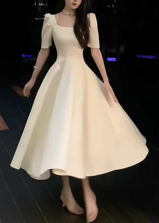 Elegantes weißes quadratisches Kragenkleid aus massiver Baumwolle für den Sommer