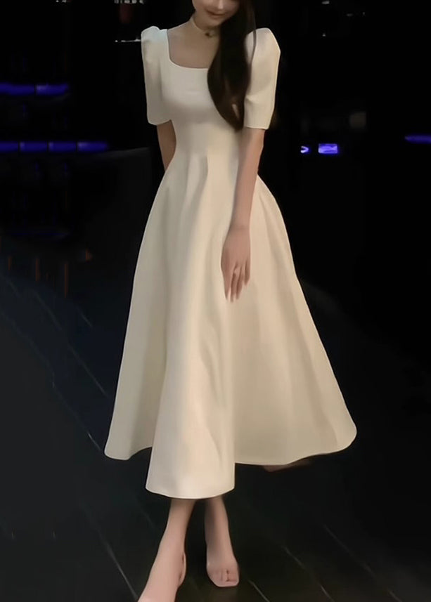 Elegantes weißes quadratisches Kragenkleid aus massiver Baumwolle für den Sommer