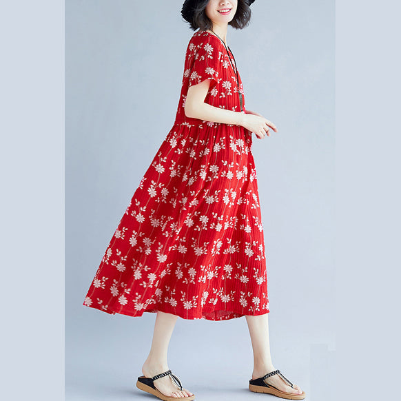 Elegantes rotes Midi-Kleid aus Baumwollmischung. Locker sitzende Reisekleidung. Neues kurzärmliges Kleid mit Kordelzug