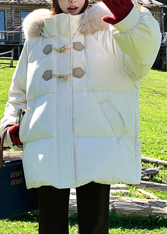Parka de invierno fina de algodón fino con cuello alto, bolsillos y capucha gruesa.
