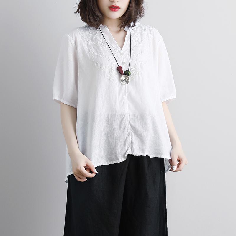 Feine Bluse aus reinem Leinen, trendige Plus-Size-Oberteile im Retro-Stil mit kurzen Ärmeln und Stickereien