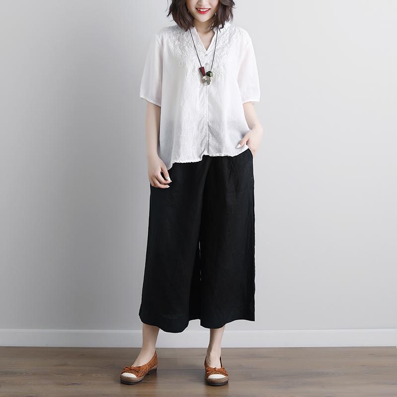 Feine Bluse aus reinem Leinen, trendige Plus-Size-Oberteile im Retro-Stil mit kurzen Ärmeln und Stickereien