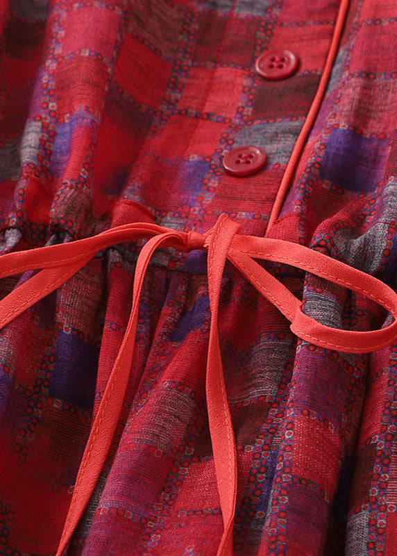 Vestido largo ajustado de cuadros rojos con escote en V, cintura arrugada y botones, manga corta