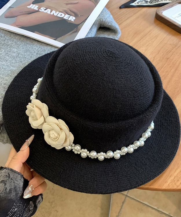 Eleganter französischer Woll-Cloche-Hut mit schwarzem Perlenmuster und Blumenmuster