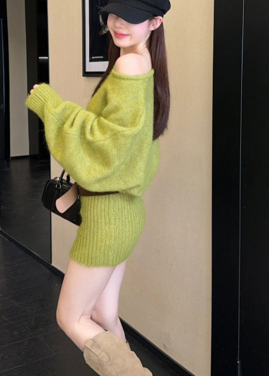 Vestido de punto cruzado con hombros descubiertos en verde hierba francés para primavera