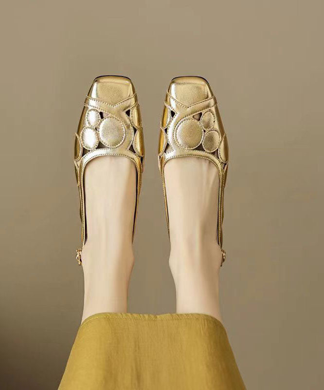Gold Rindsleder Aushöhlen Walking Sandalen Stilvolle Spleißen