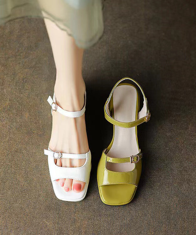 Grüne Sandalen aus Kunstleder mit klobigem Absatz und Peep Toe