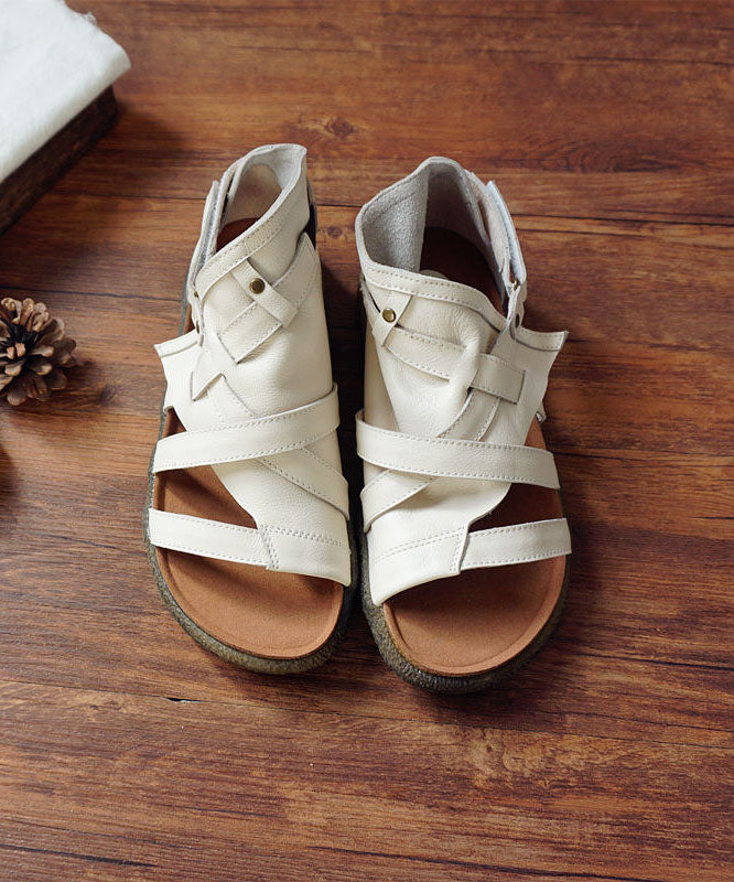 Grünes Rindsleder Retro Spleißen Beste flache Sandalen aushöhlen