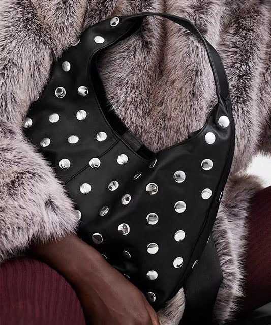 Bolso de mano de piel sintética con remaches negros, hecho a mano